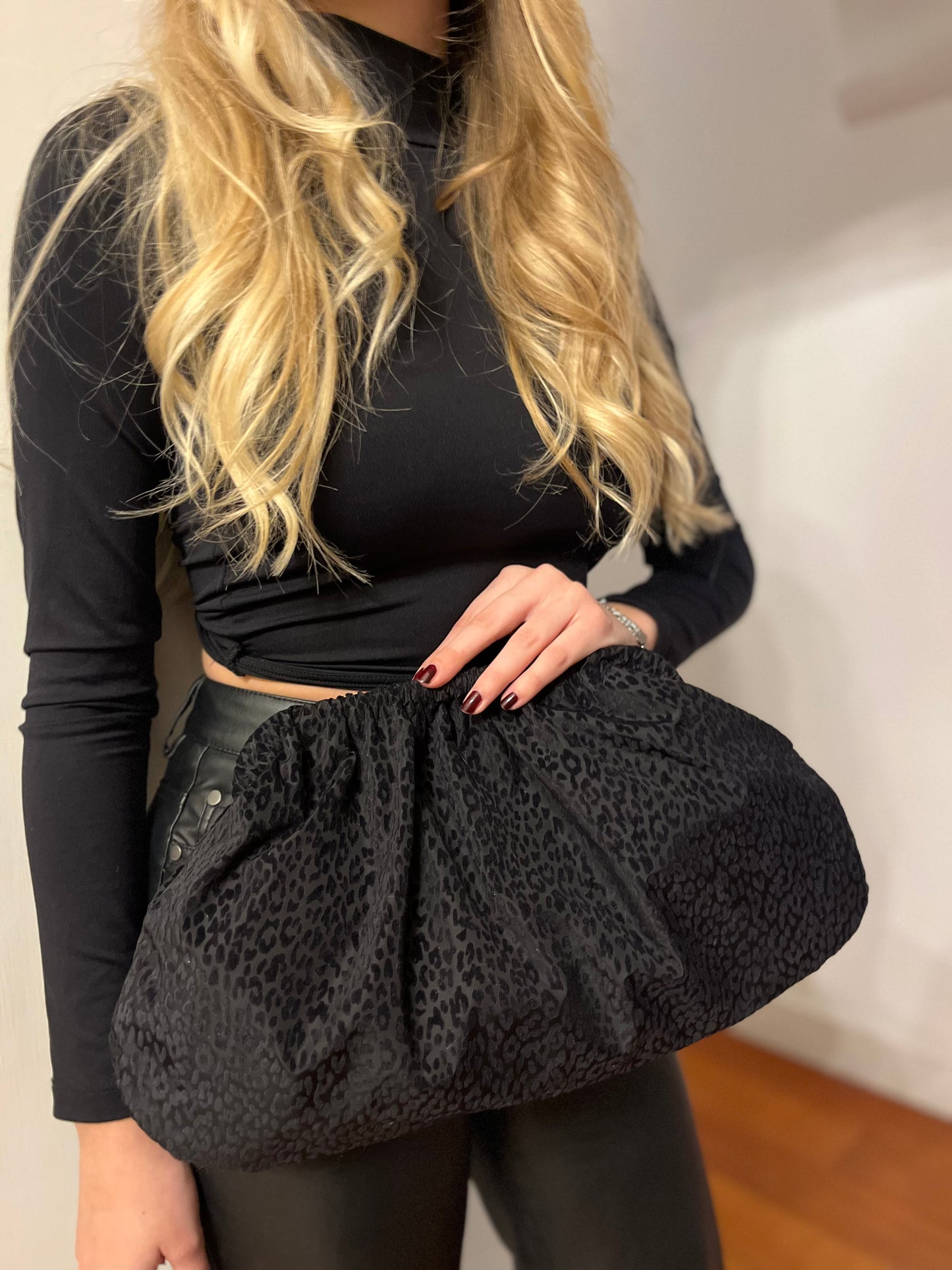 Clutch Nera Maculata