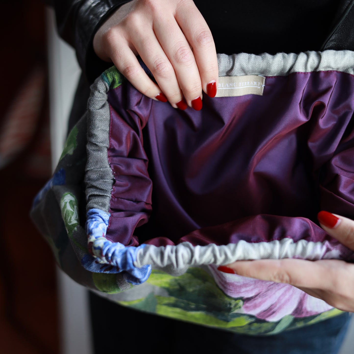 Clutch floreale in lino