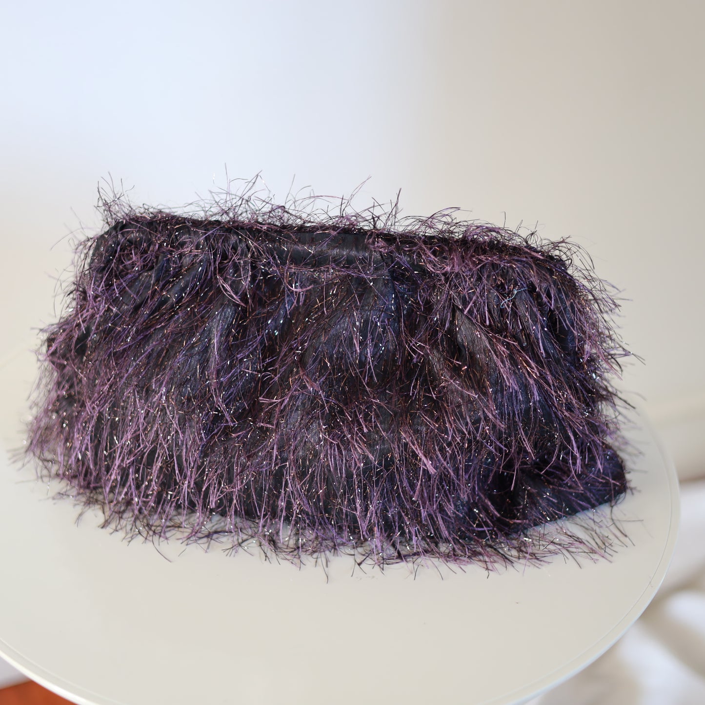 Clutch in Seta con piume