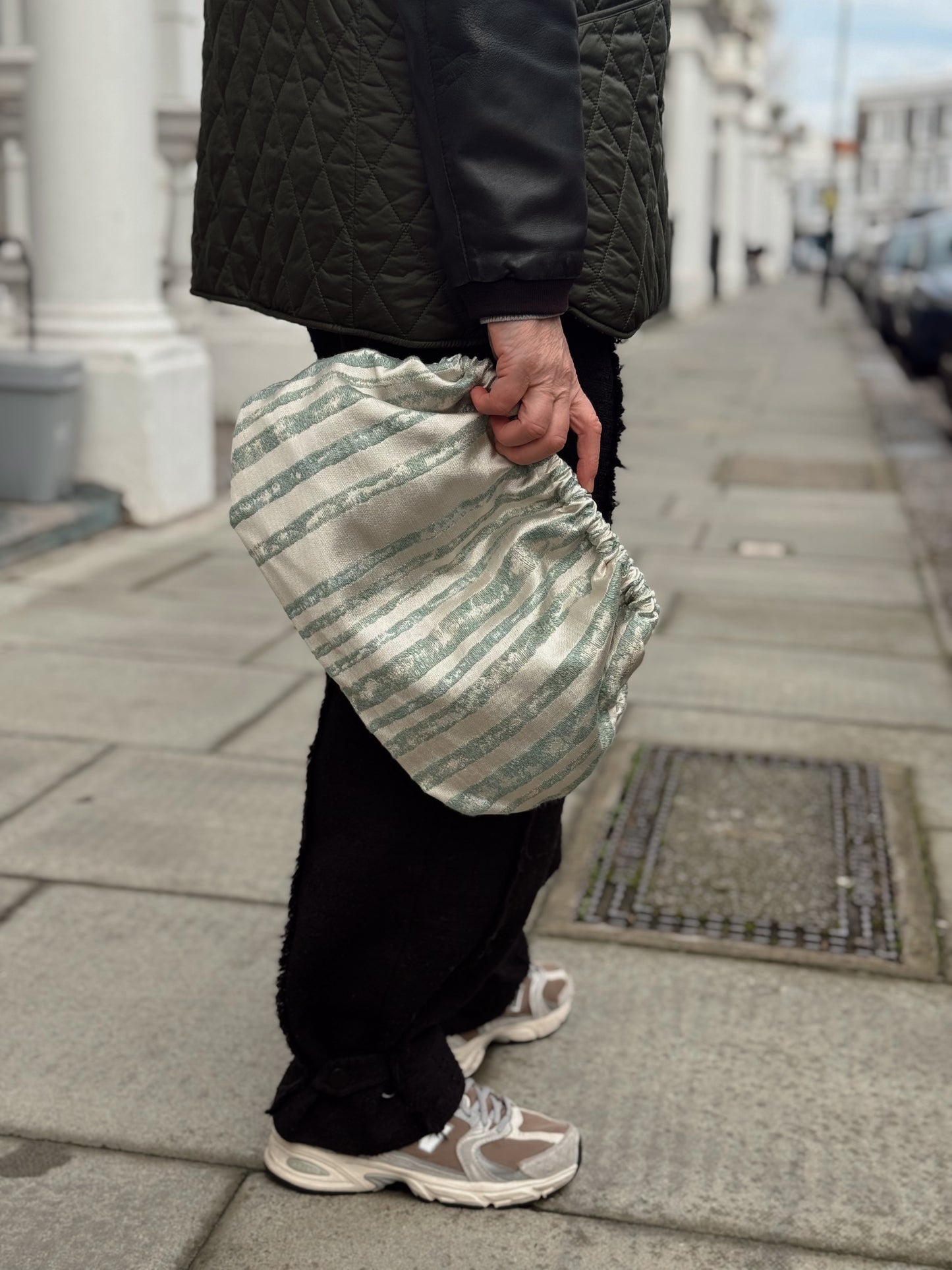 Clutch Seta - Righe Astratte