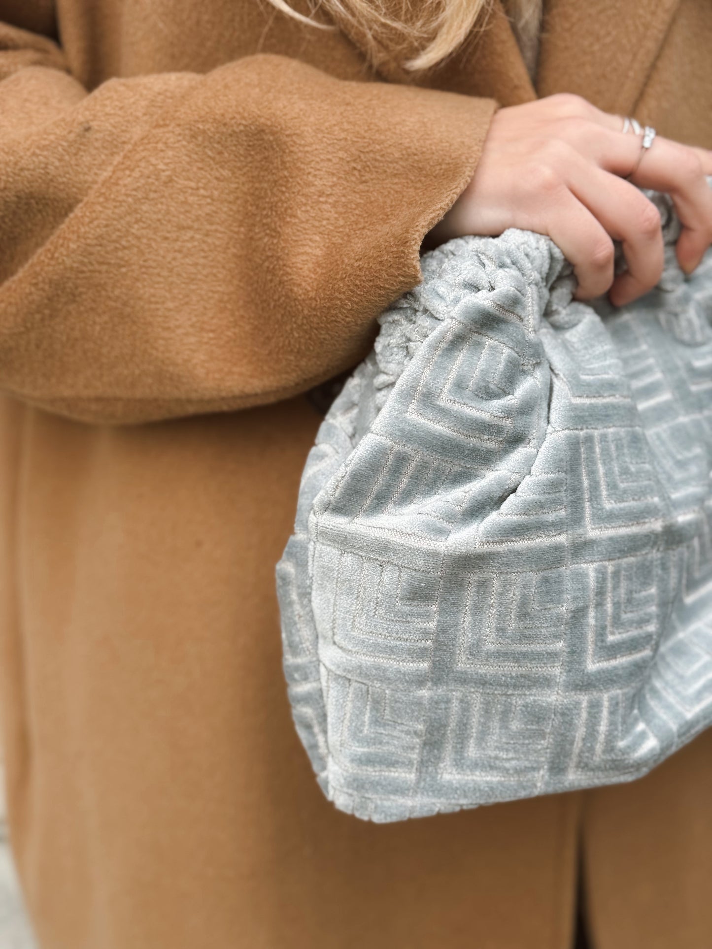 Clutch Large Velluto Jacquard - Grigio polvere