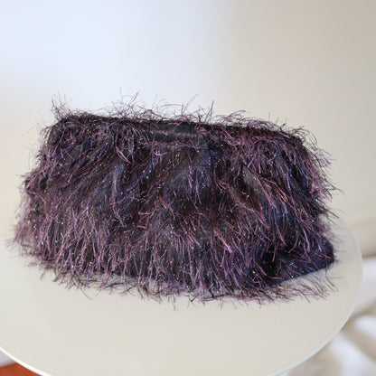 Clutch in Seta con piume